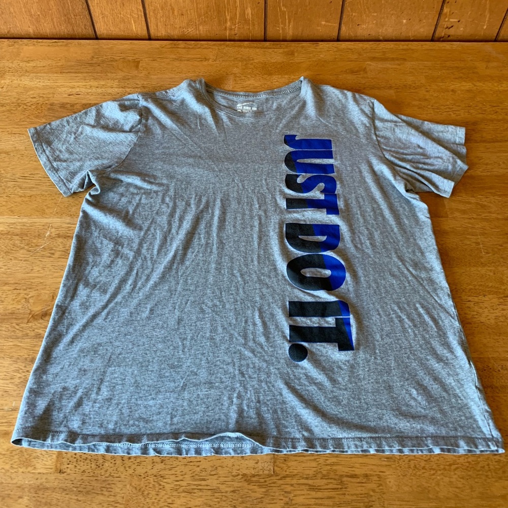 The Nike Tee grey men’s XXL clean smoke free home